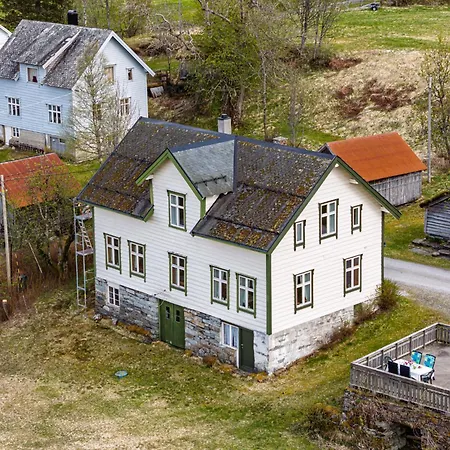 Elvehuset By Interhome Semesterbostad Holsen